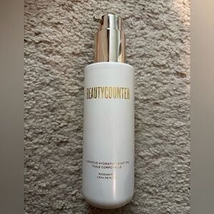 Beautycounter Luminous Hydration Body Oil in White and Gold